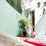 Hermoso Departamento Con Patio. Excelente Ubicacion